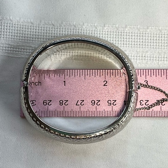 Silver Tone Hinged Bangle Bracelet Safety Chain VTG EUC - Picture 9 of 9